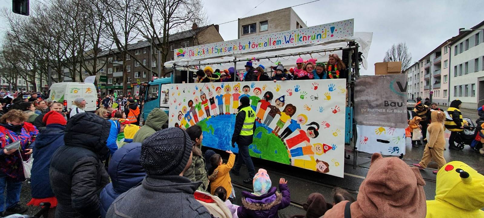 Rosenmontag am Niederrhein: Polizei verstärkt im Einsatz